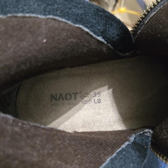 Womens Size 39 Naot Black Leather Ankle Booties - Picture 8 of 8